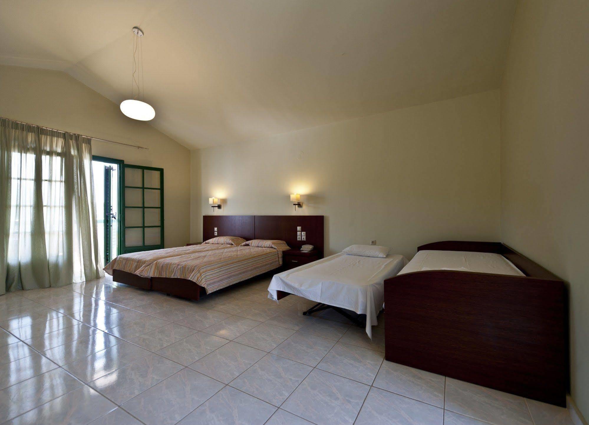 Skiathos Club Hotel & Suites Vasilias  Exterior photo